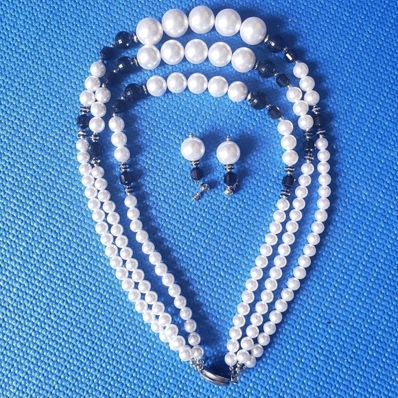 HP. Necklace Set - Picture 8 of 10